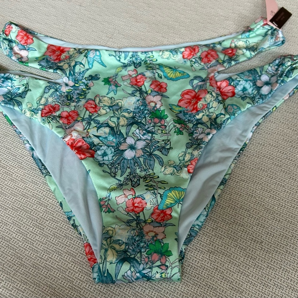 Bathing suit bottom - Picture 9 of 9